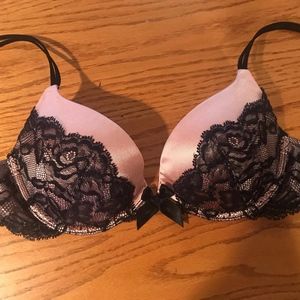 "Victoria Secret Dream Angels Plunge Bra," 34B